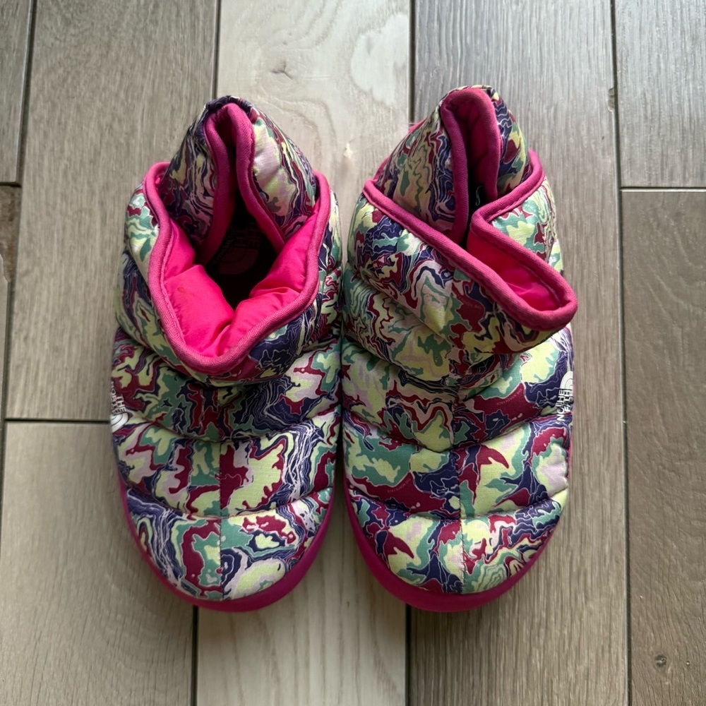 The North Face Bright Pink Footwear - Picture 2 of 5